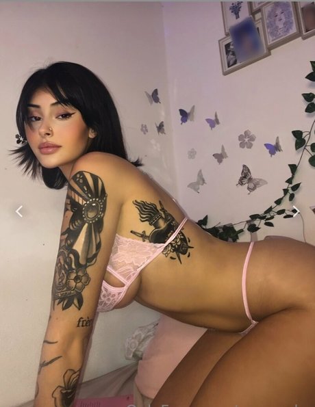 Paaaubg model art pics