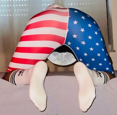 snkrs uncensored star adult picture