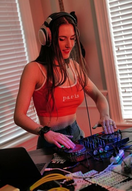 piperblushfree model sexy archive