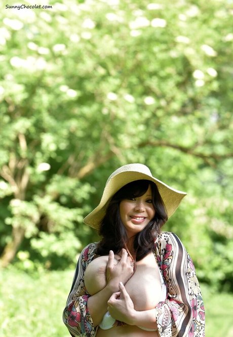 sunny chocolat free art actress image