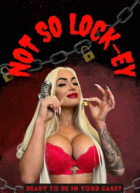 queenmachine nude model pic