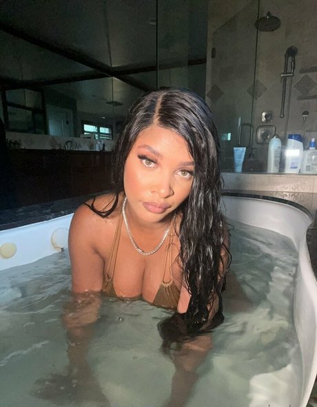 phoenixskye model exclusive image