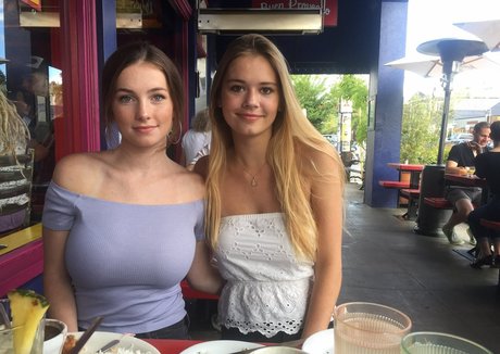 Lizzydm erotic star img