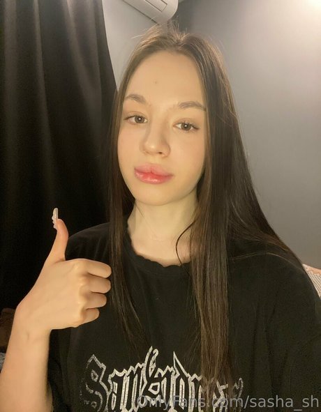 sasha sh model naked photo