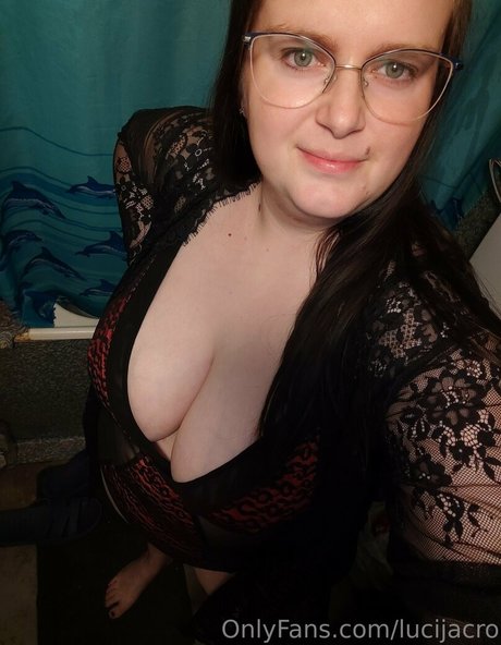 lucijacro pretty star photo