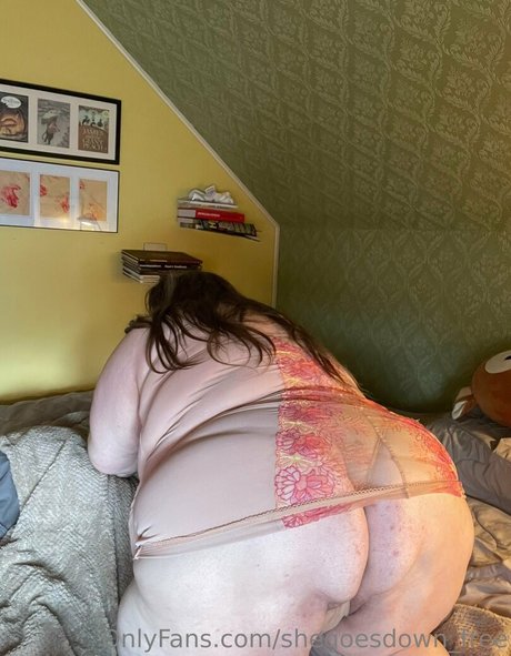 shegoesdown free sexy model galleries