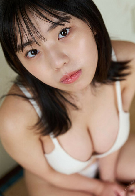 Kikuchi Hina erotic actress images