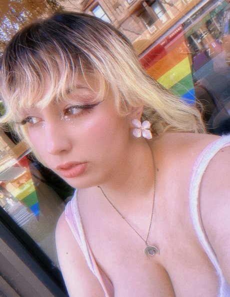 PixlSugr nudes model pics