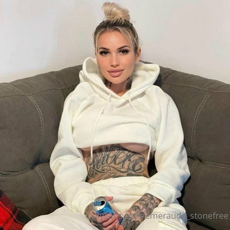 emeraude stonefree nice actress gallery