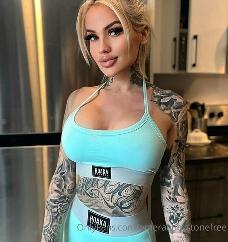 emeraude stonefree perfect pornstar photo