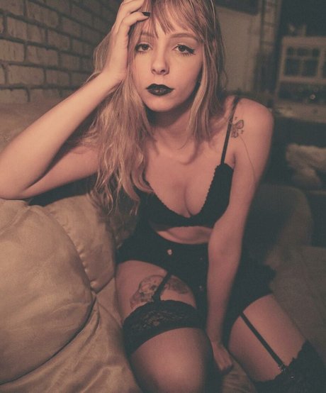 Calistah art model pictures