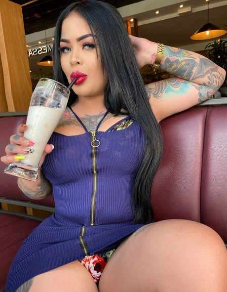 unacakez art model picture