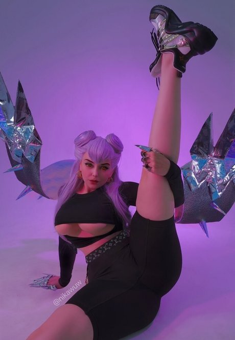 Nikawuw art actress pictures