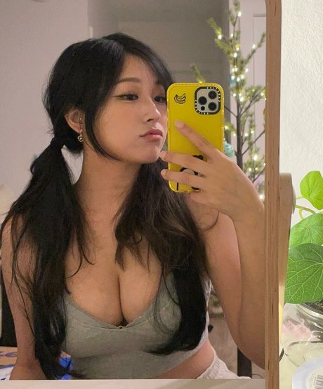 Kang Hee Yoon pornstar adult pic