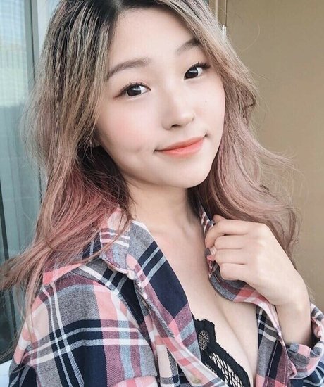 Kang Hee Yoon sexy model galleries