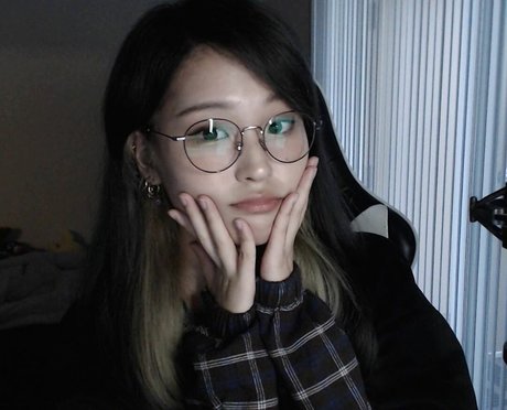 Kang Hee Yoon nude star pictures