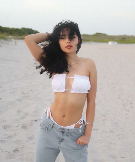 Ashleyrqe model high quality image