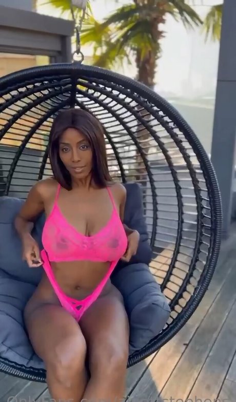 Ainett Stephens Profile pic