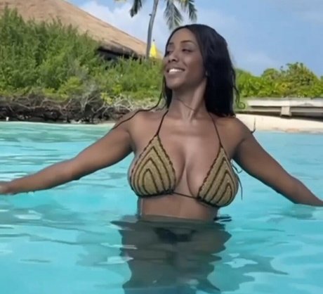 Ainett Stephens pornstar nude pics