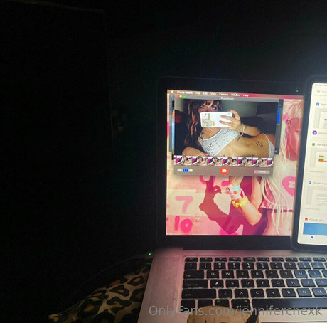 Jenniferchexk pornstar adult pic