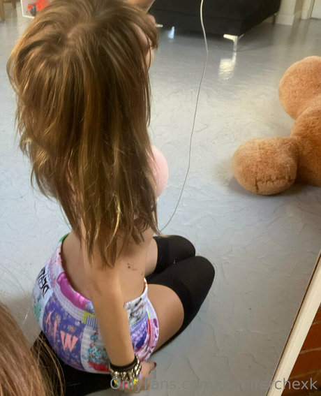 Jenniferchexk model free image