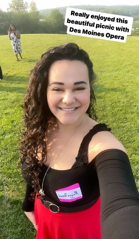 Maggie Renee pornstar hot pics