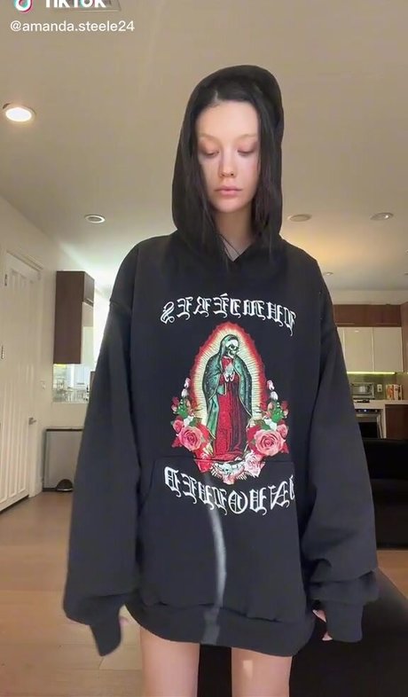 Amanda Steele beautiful actress gallery