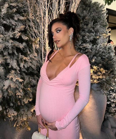 Amanda Steele model sex img