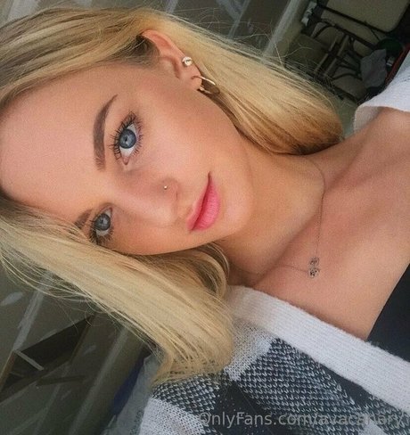 avacanary high quality model img