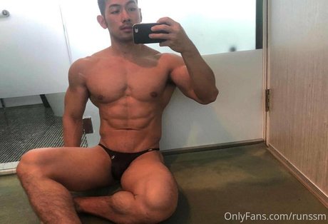 runssm star nude photos