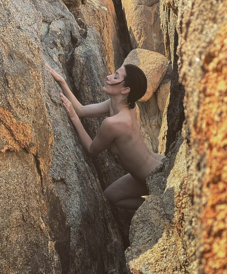 Teri Wyble naked model photos