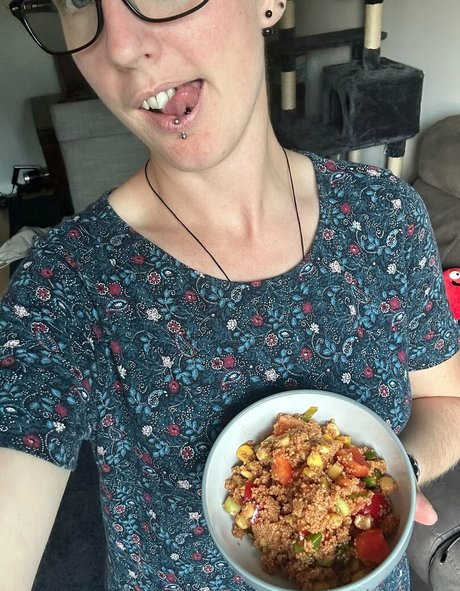 melusina90 erotic model img