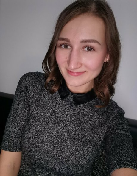 brunnette3 nice model img