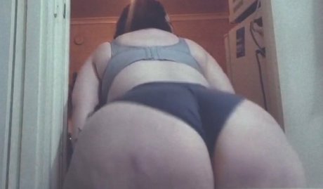 yazminrose12 star erotic image