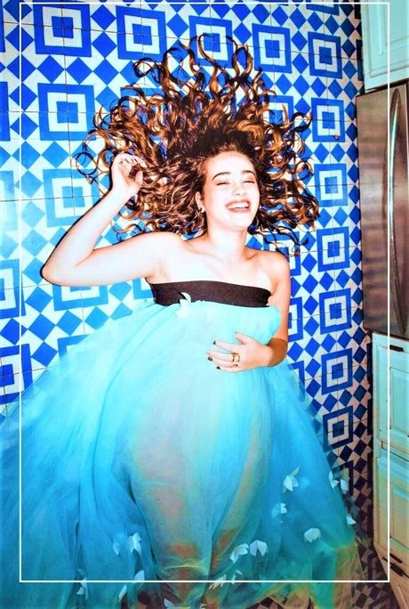 Mary Mouser xxx actress pics