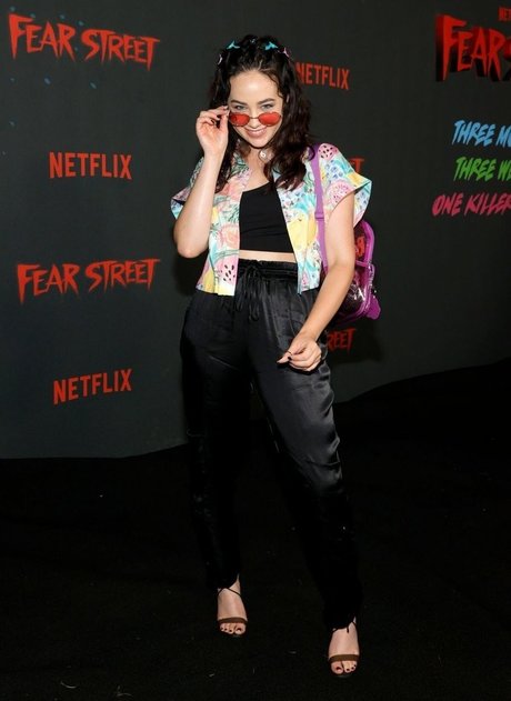 Mary Mouser model high quality galleries