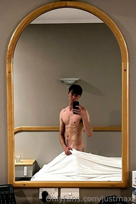 justmax_ pornstar pretty img