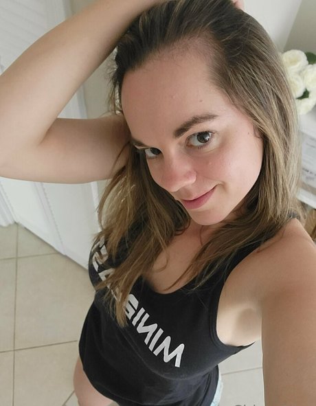 chloe mae free model picture