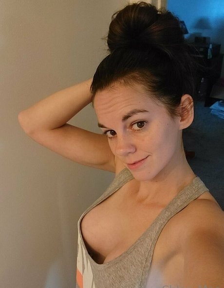 chloe mae adult actress picture