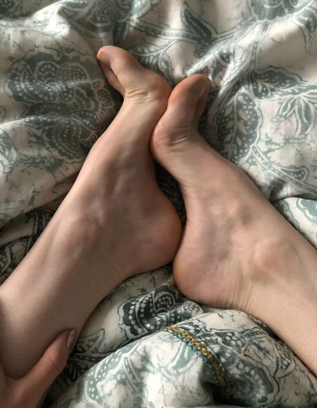 alixsoles free actress pics