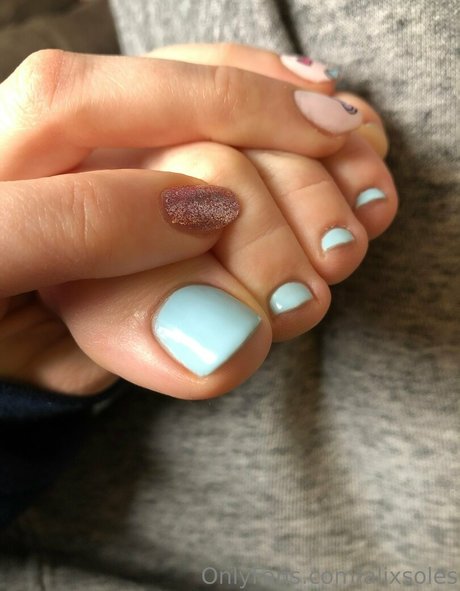 alixsoles free model photos