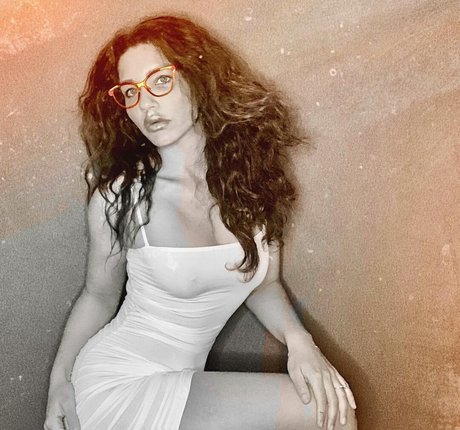 Juliana Harkavy pornstar hd pics