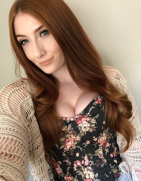 voxytwitch model adult pictures