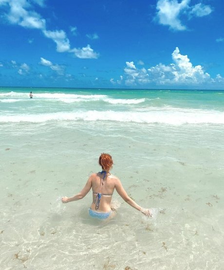 Ana Saia top star picture