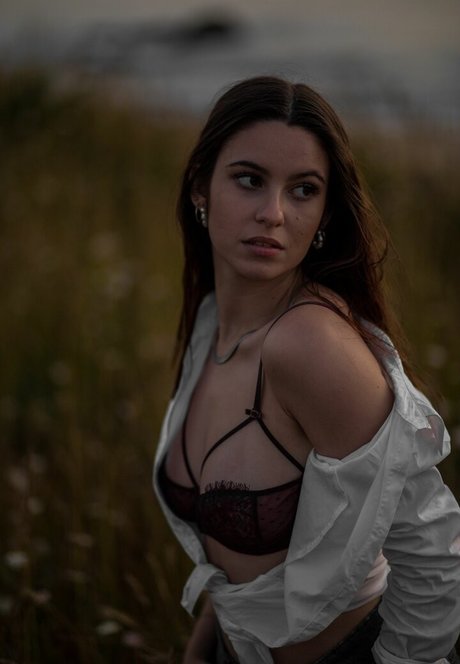 Beatriz Braz model erotic img