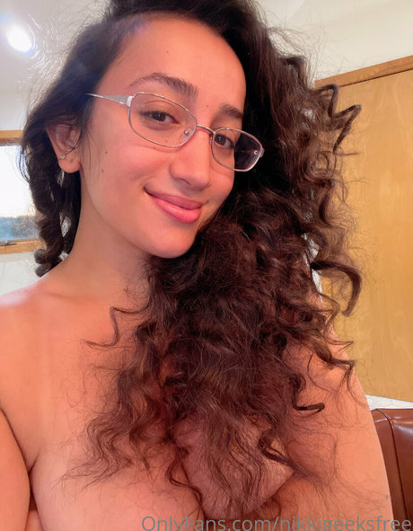 nikkigeeksfree model pretty gallery