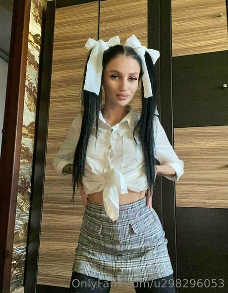 charming megan star exclusive img