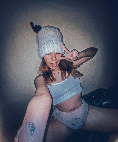 Moji3693 pornstar nudes pic