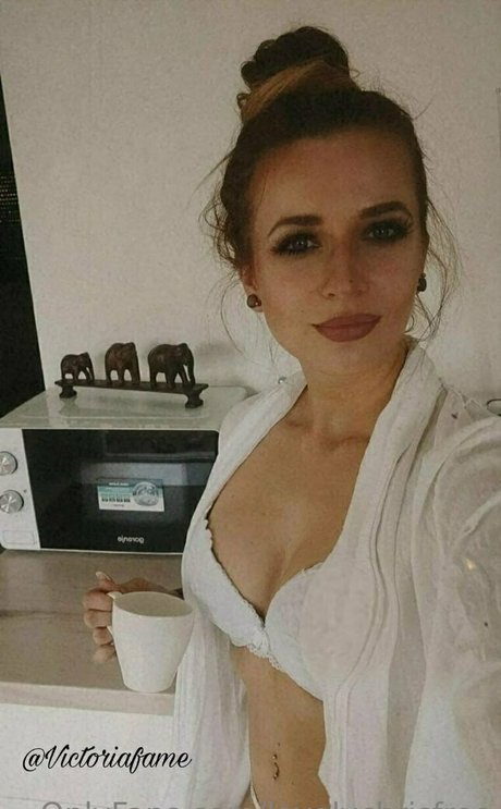 lovelychrisfree perfect model img