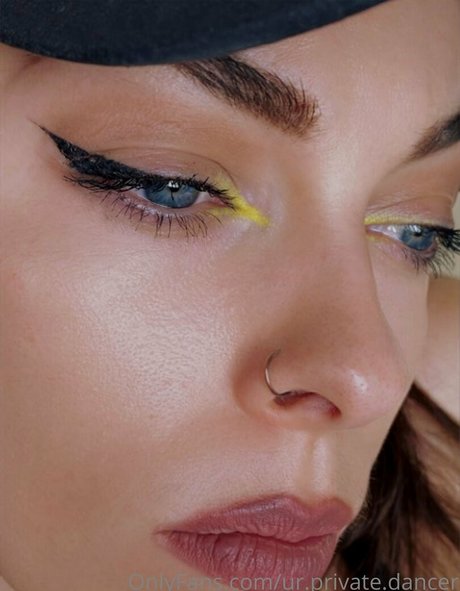 urr private dance top model pics